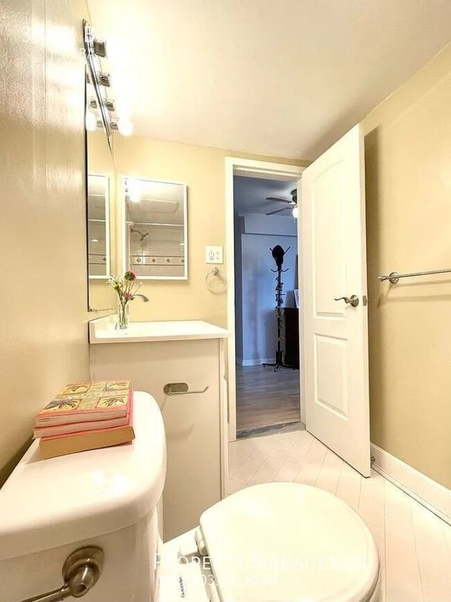 Building Photo - 301 N Beauregard St