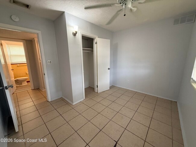 Building Photo - 1218 Willow Ln