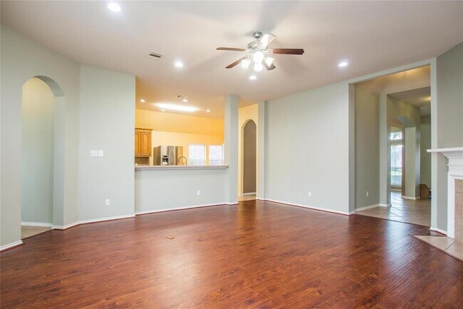Building Photo - 8847 Distant Woods Dr