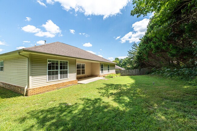 Building Photo - 637 Marston Ln