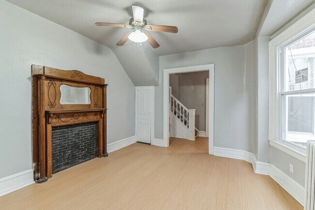 Building Photo - 864 E Chelten Ave