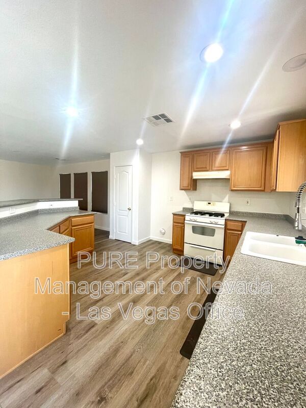 Building Photo - 102 La Padania Ave