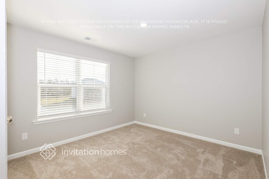 Building Photo - 521 Almere Dr