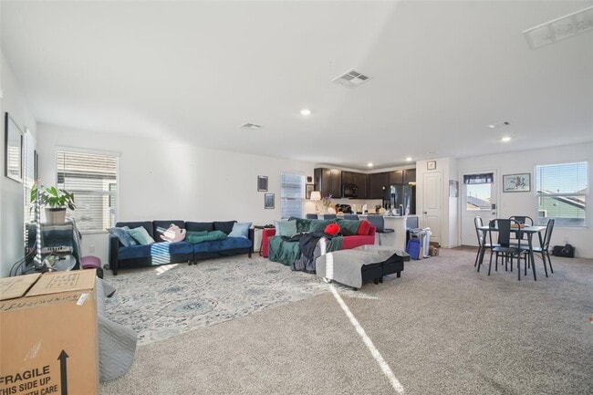 Building Photo - 857 Powell St