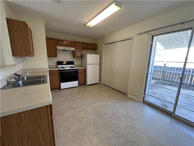 Building Photo - 1612 Inca Dr