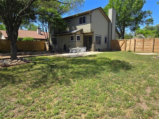 Building Photo - 804 Sunny Ln