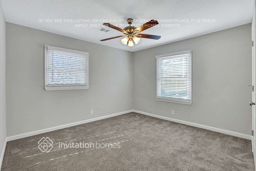 Building Photo - 300 Banberry Dr SE