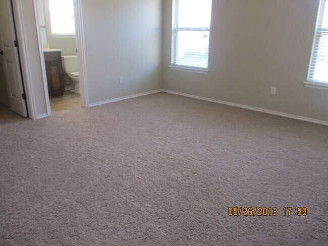 Building Photo - 2401 Frisco Way