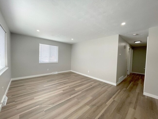 Building Photo - Charming 3BR in Westminster