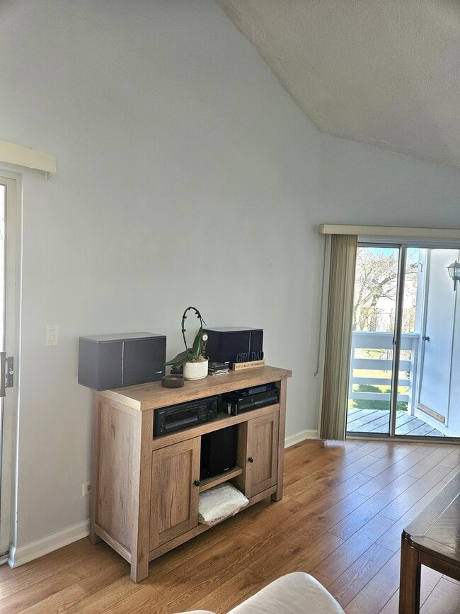 Building Photo - 1068 Courtland Dr