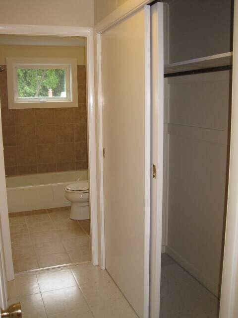 Building Photo - 5 Minott St