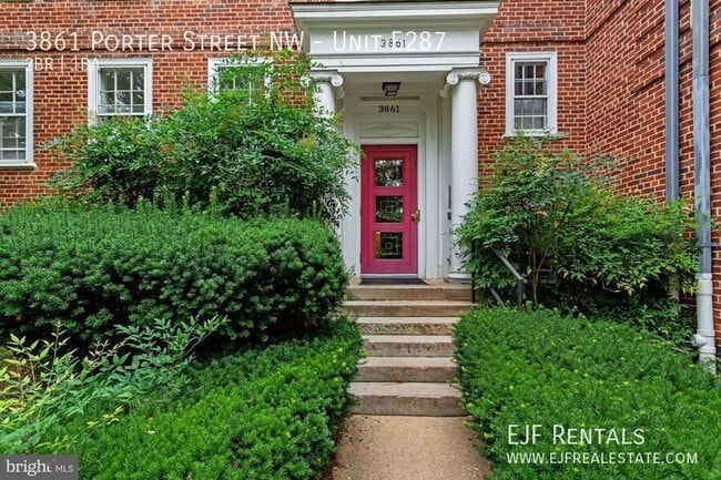 Primary Photo - 3861 Porter St NW