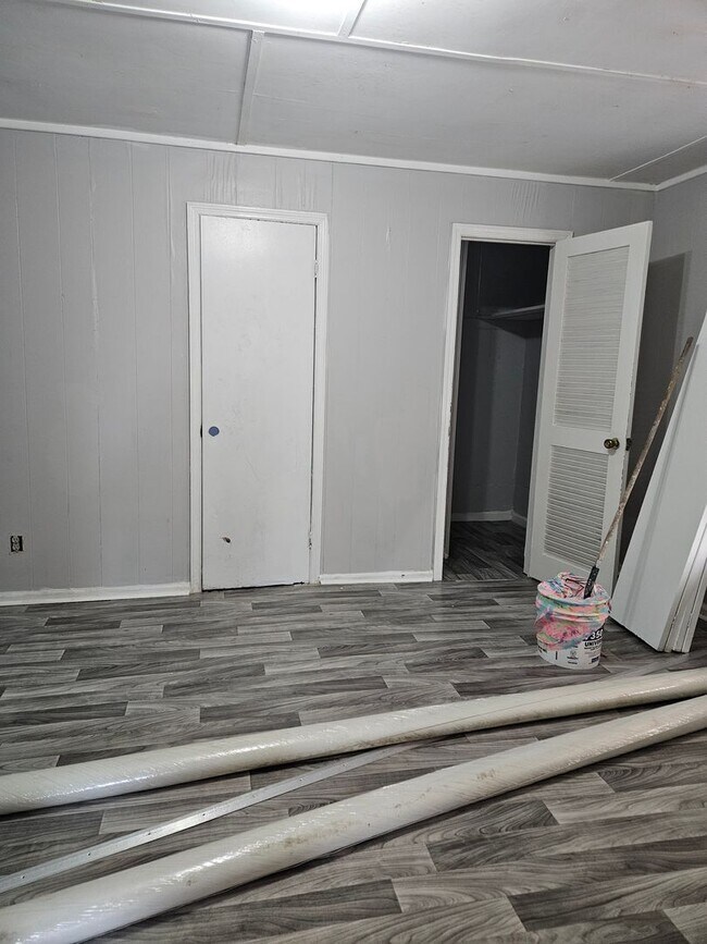 Building Photo - 806 Woodland St
