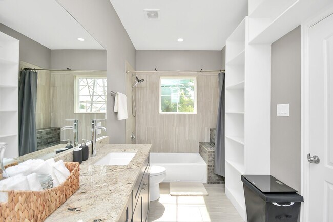 Building Photo - 3019 Elysian St