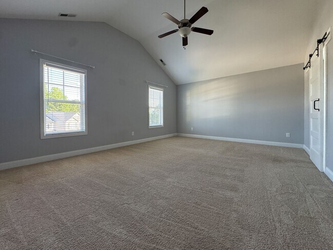 Building Photo - Stunning 4 Bed 2.5 Bath Home in Lexington Plantation