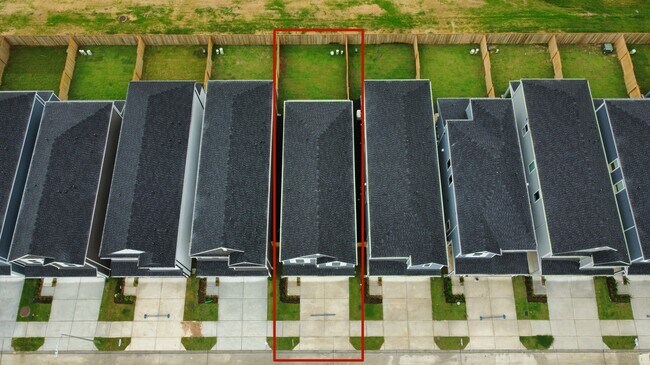 Building Photo - 28146 Meadowlark Sky Dr