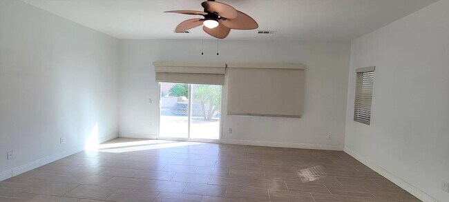 Building Photo - Open house Saturday October 18th at 12pm H...