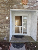 Building Photo - 306 76th Ave N