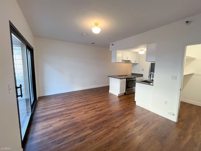 Building Photo - Studio, 1 bath Condo - 201 Harrison Street...