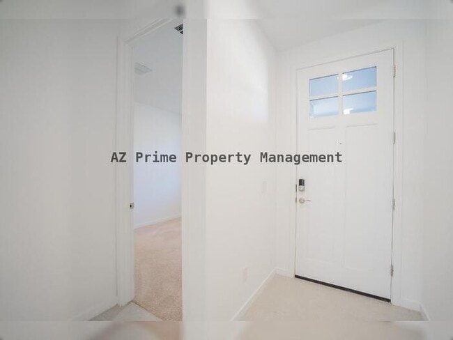 Building Photo - 17317 W Running Deer Trl