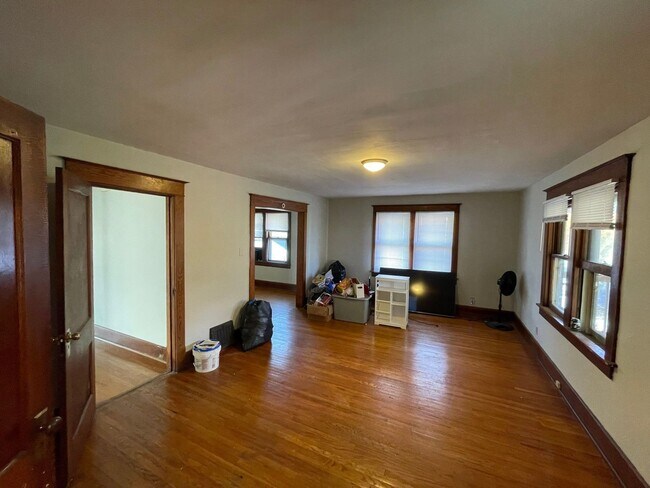 Building Photo - 1501 S Spring St