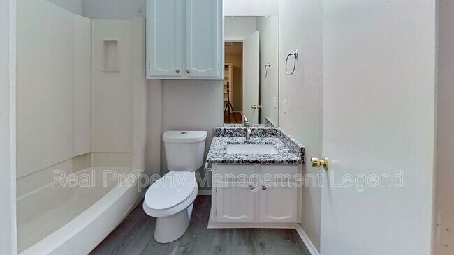 Building Photo - 2902 S Fielder Rd