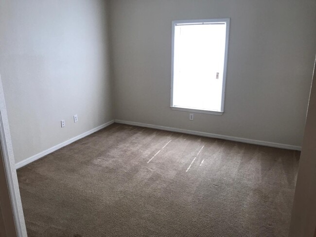 Building Photo - 3567 Conroy Rd