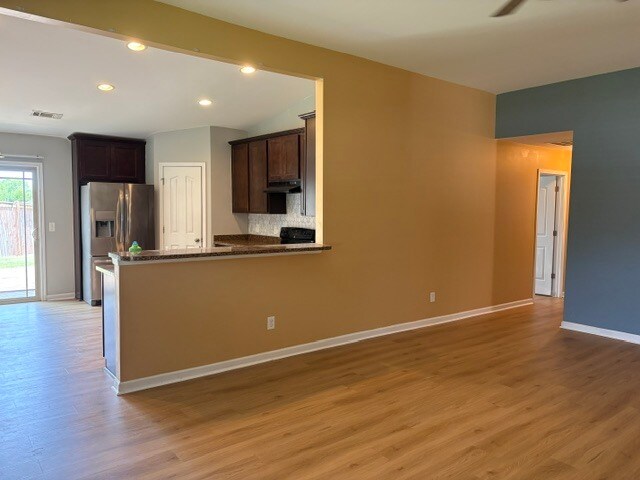 Living room - 101 Portland Falls Dr