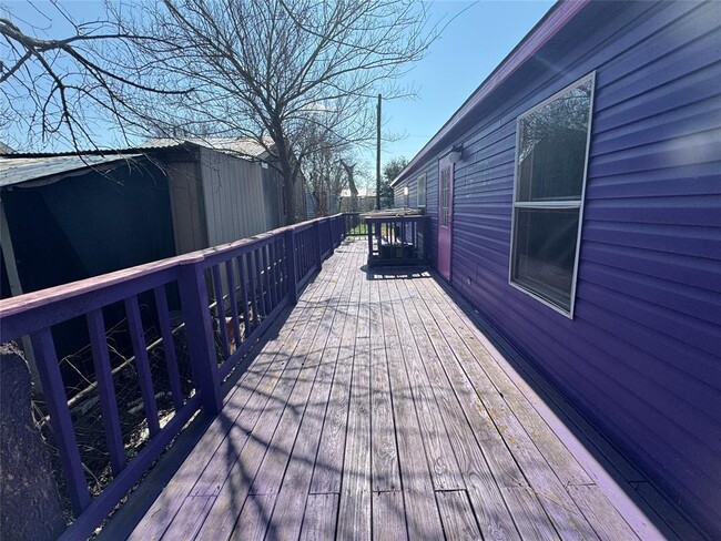 Building Photo - 404 W Cleveland St