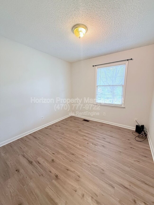 Building Photo - 4433 Sardis Dr