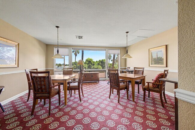 Building Photo - 4200 N Miller Rd