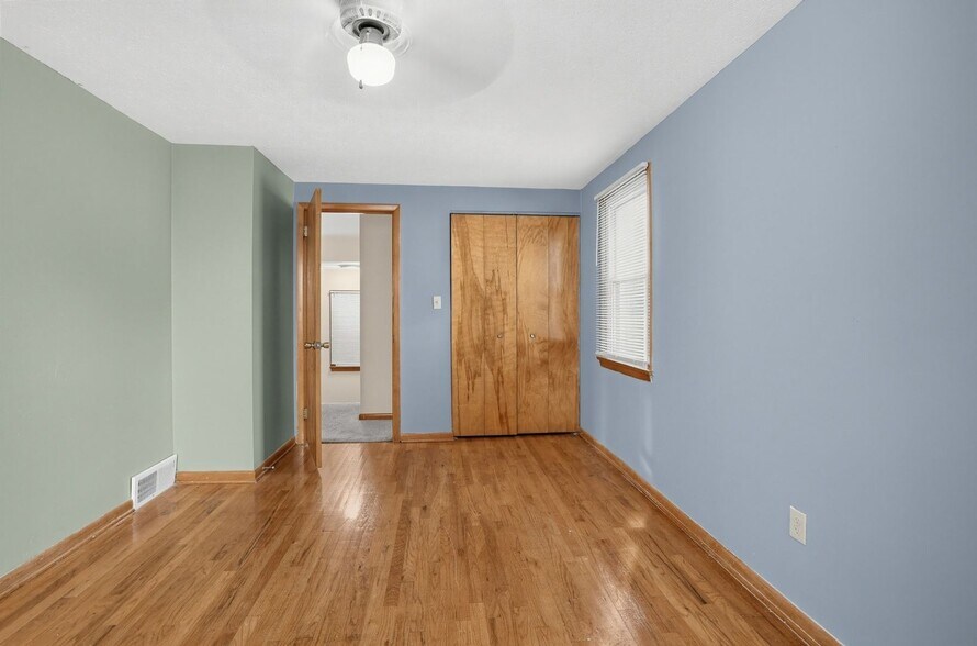 Building Photo - 3190 Ashwood Rd