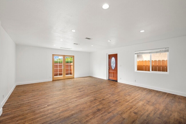 Building Photo - 10875 Barbados Way