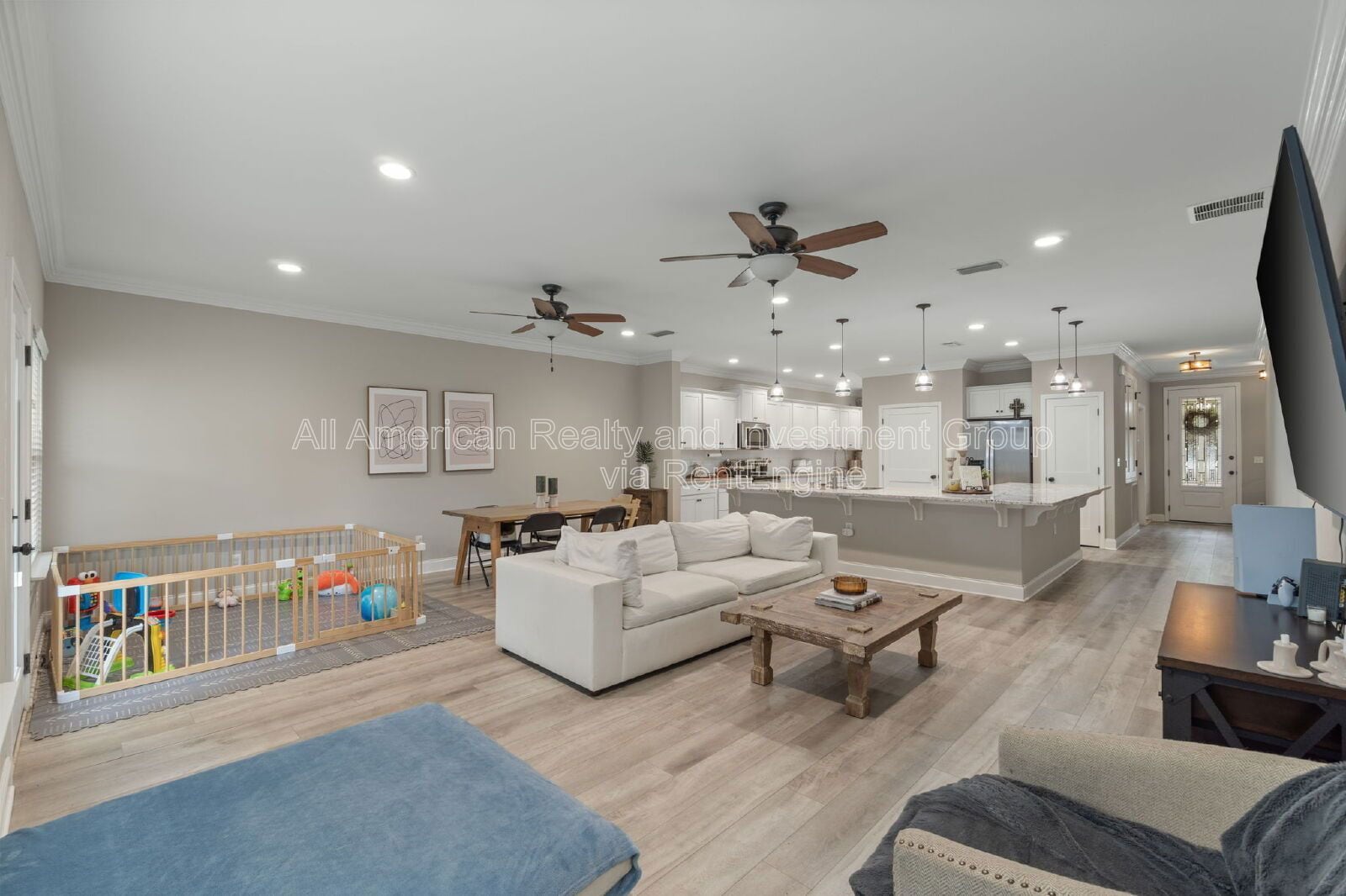 Building Photo - 33 8th Ave