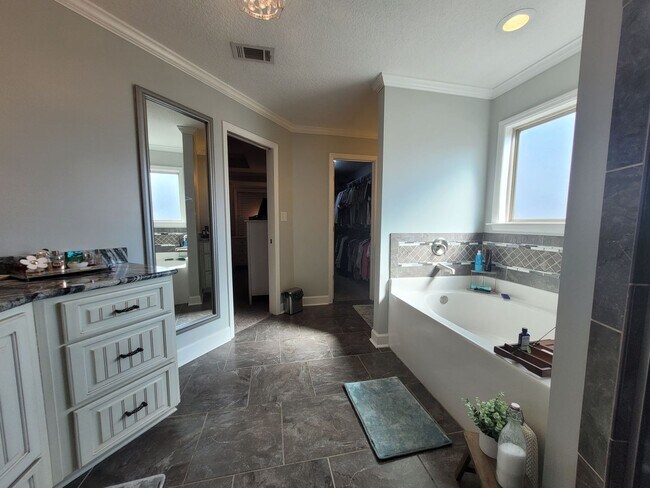 Building Photo - Exquisite Southern Living: 3BR/2BA Gem with Modern Touches, Fenced Yard, and Community Pool in Be...