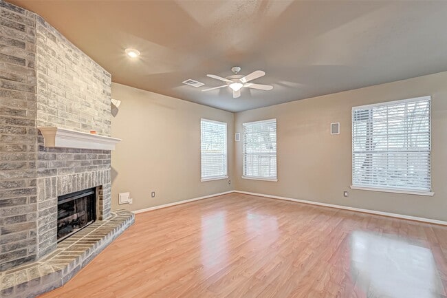 Building Photo - 5815 Henniker Dr