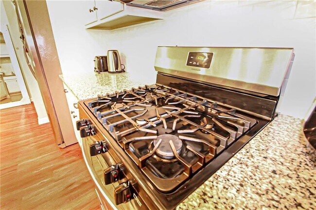 Building Photo - 2273 Buford Town Dr