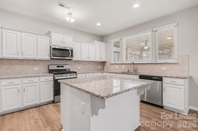 Building Photo - 2120 Katie Alice Cir