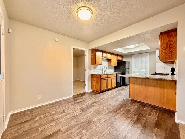 Building Photo - 10802 E 101st St N