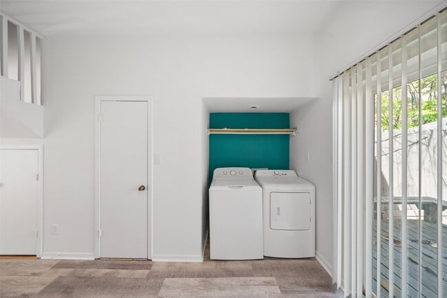 Building Photo - 518 Hawthorne St