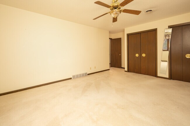 Building Photo - 3385 37th Ave