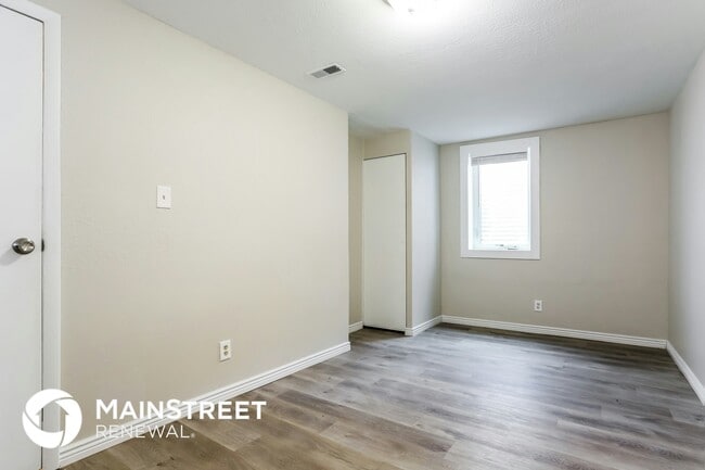 Building Photo - 5161 Xanadu St