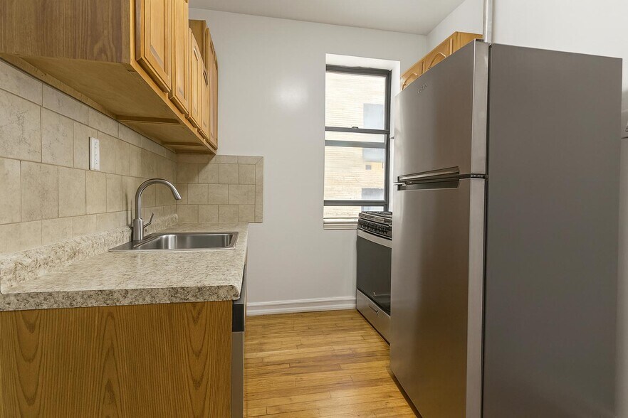 Building Photo - 715 W 172nd St