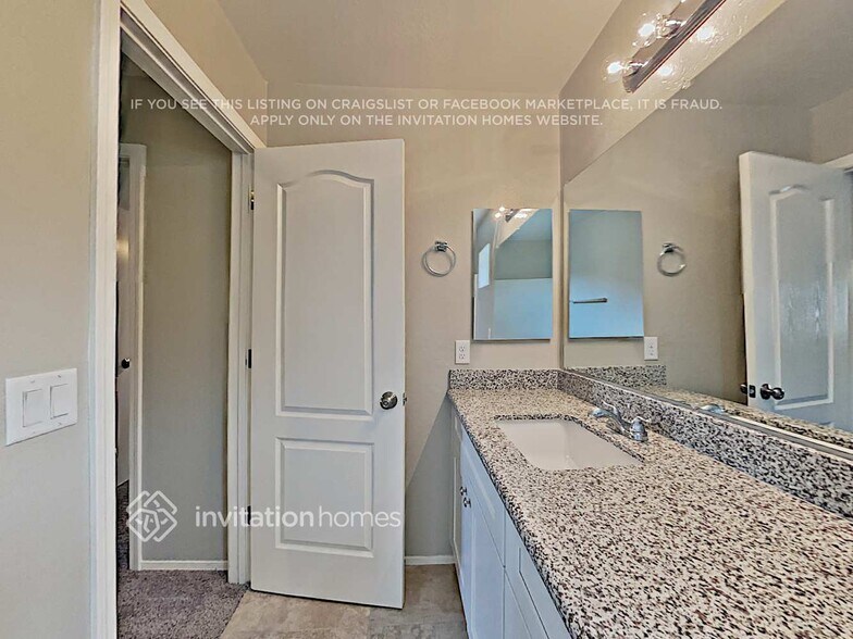 Building Photo - 27424 N 63rd Dr