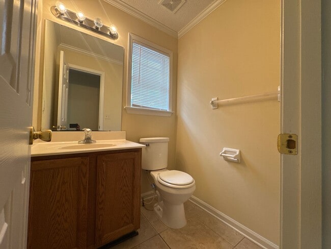 Building Photo - 792 Silver Sands Dr