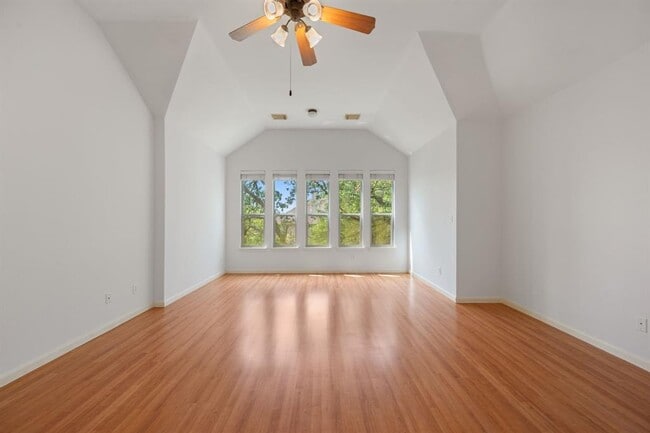 Building Photo - 6920 Larue Belle Cove