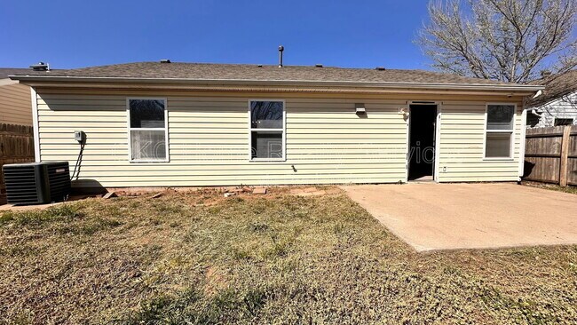 Building Photo - 5520 Bush Creek Way