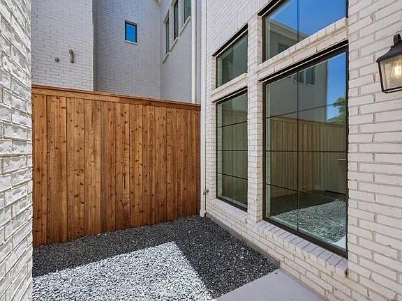 Building Photo - 4436 Burge Ave