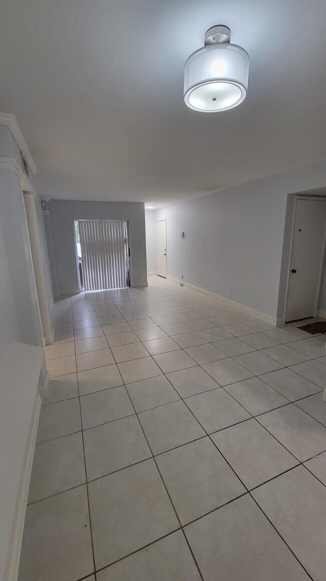 Building Photo - 313 Gardens Dr