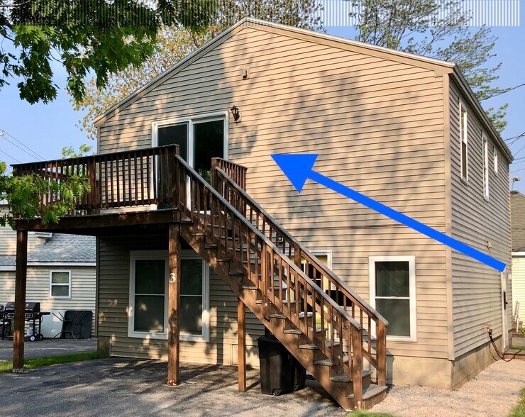 Apartment is on the Top Floor - 3 14th St